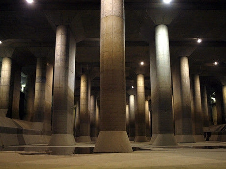 地下放水路