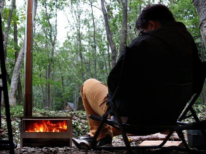 新商品】DODから炎がクリアに見える薪ストーブ「メラテレビ」が登場