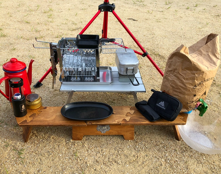 The Arth-6 キャンプ用テーブル 焚き火を愛するキャンパーに勧めたい！「The Arth」のヘキサ
