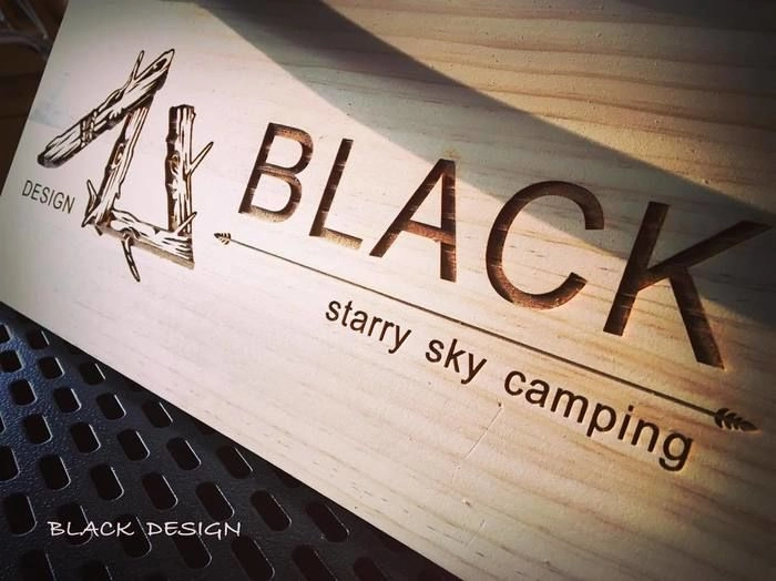 木製のランタンハンガーが大人気！「BLACK Design」のウッドギア