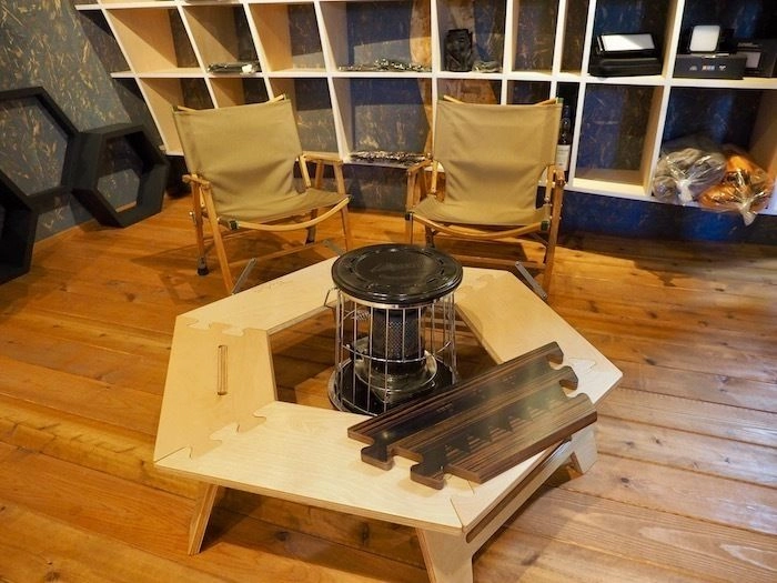 The Arth-6 キャンプ用テーブル 焚き火を愛するキャンパーに勧めたい！「The Arth」のヘキサ
