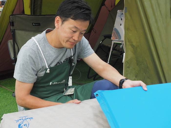 武山店長の辛口ジャッジ Vol 8 快適睡眠を叶えるインフレータブルマットの良し悪しとは キャンプ アウトドア情報メディアhinata 武山店長の辛口ジャッジ Vol 8 快適睡眠を叶えるインフレータブルマットの良し悪しとは キャンプ アウトドア情報メディアhinata