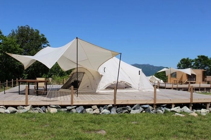 Snow Peak FIELD SUITE HAKUBA KITAONE KOGENのグランピングテント