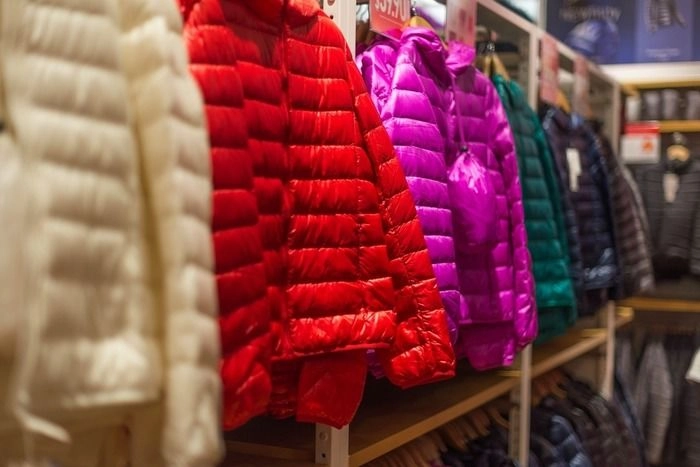 カラフルなユニクロのシームレスダウン