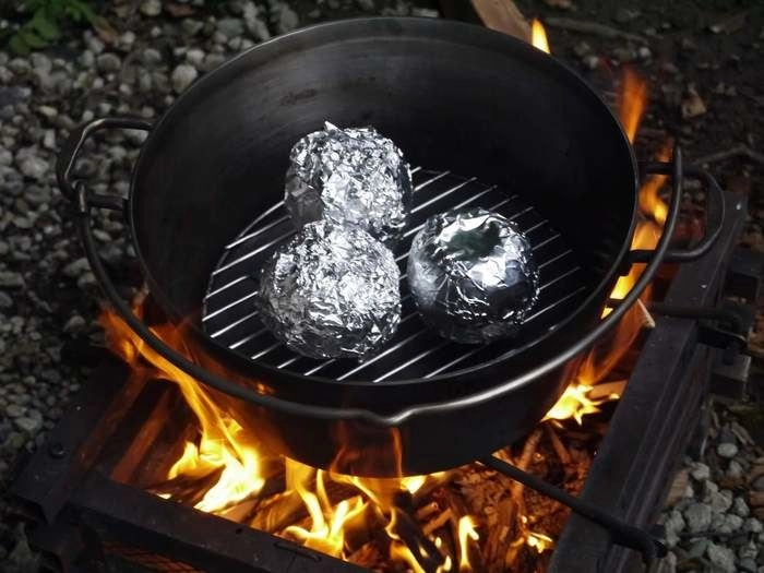 焼きリンゴって意外に簡単 おすすめレシピとアレンジの楽しみ方 キャンプ アウトドア情報メディアhinata