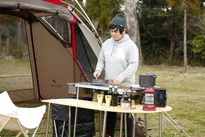あなたはどっち派 達人がスノーピークのギアで展開するローorハイスタイル キャンプ アウトドア情報メディアhinata
