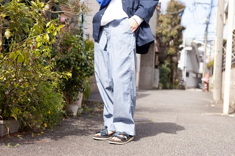 nanamica TOKYOのデニムパンツ