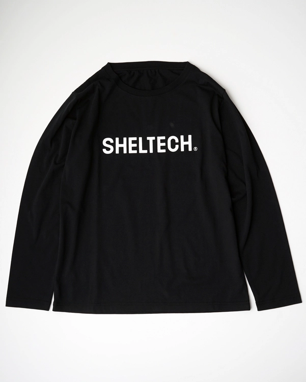 黒いSHELTECKロゴ入りロングTシャツ