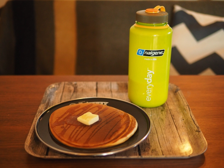 ナルゲンボトルとパンケーキ