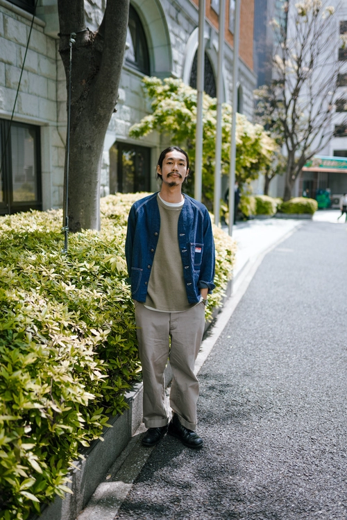 CAL O LINEを着た男性