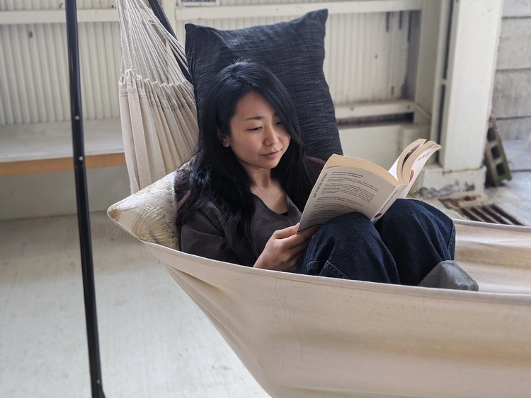 ハンモックで読書