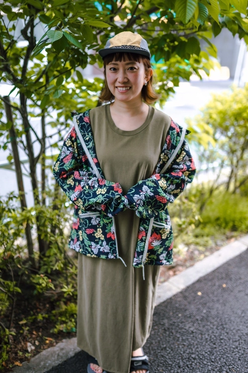 CAL O LINEを着た女性