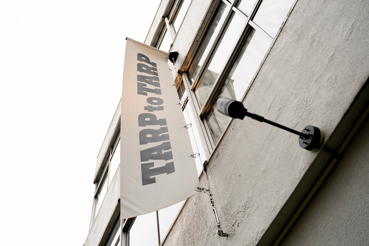 tarptotarpの店の前