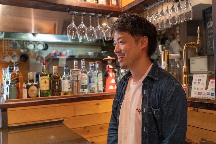 「CAMPERS PARADISE TOKYO」のオーナー・小松優介さん。