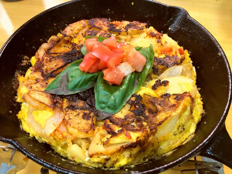 スキレットで作るトルティージャ