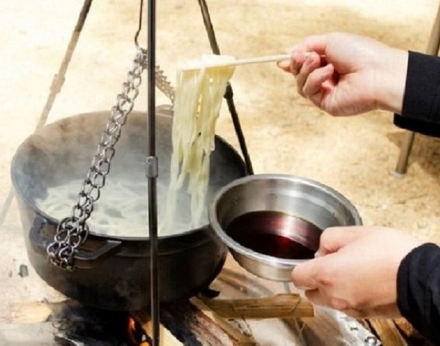 Makuakeで香川からの新スタイル提案!手打ちうどんセット「キャンプ de うどん」が革命的