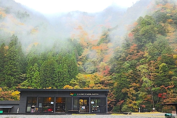 CAMP PARK KITOのフロントと景色