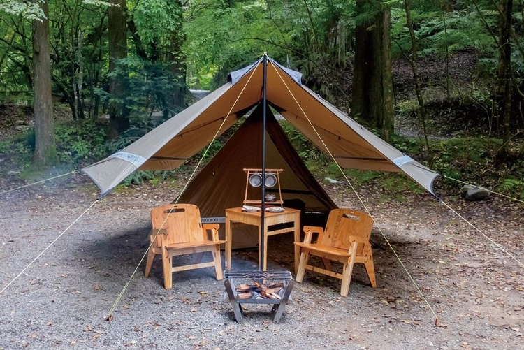 アウトドアブランドYOKAから、変幻自在のタープ2商品！ダークカーキの