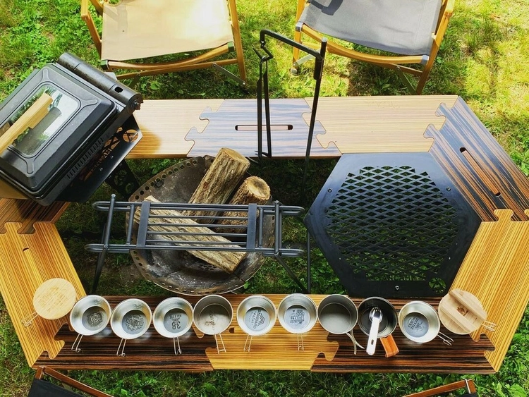 キャンプの輪】仲間に恵まれたキャンパーの流行に流されない快適