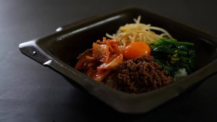 キャンプ料理の幅が格段にアップ！鉄鍋＆鉄板がそれぞれ蓋になる