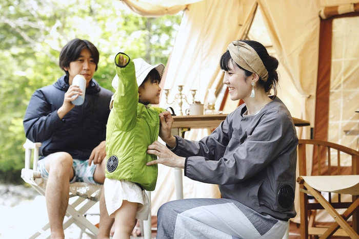 夏キャンプの暑さ対策に 炎天下でも涼しく過ごせる画期的なアイテム発見 キャンプ アウトドア情報メディアhinata 夏キャンプの暑さ対策に 炎天下でも涼しく過ごせる画期的なアイテム発見 キャンプ アウトドア情報メディアhinata