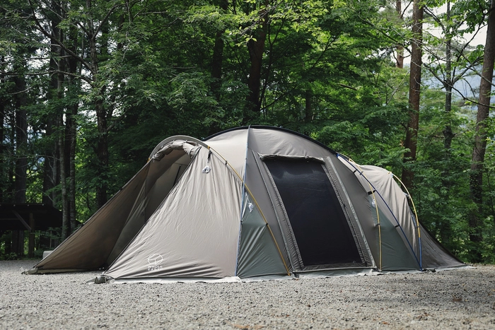 雨でもキャンプをあきらめないで テント内で楽しめる料理 遊びを知れば 親子で大満足 キャンプ アウトドア情報メディアhinata
