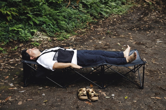 快眠上手はキャンプ上手！達人がホールアースの人気コット2種類を徹底