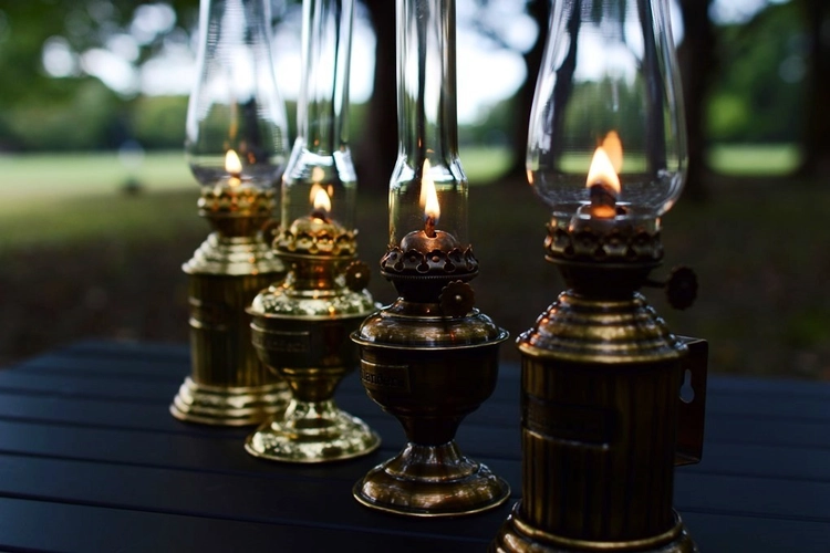 ハイランダーからレトロなオイルランプ「ガラストップランプ」が登場