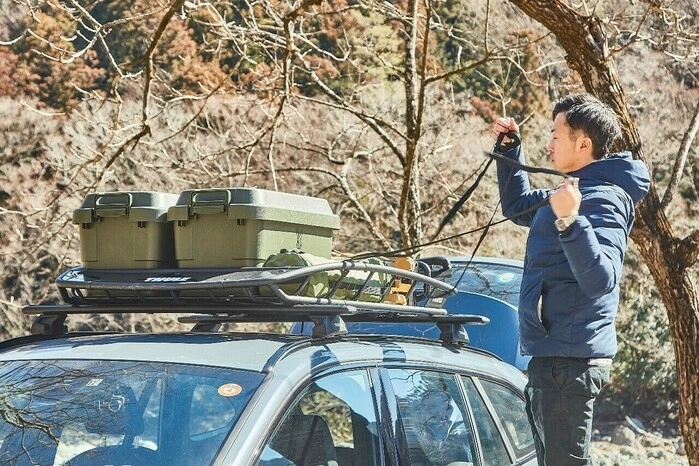 ルーフラック入門 キャンプの積載だけじゃない 人気急上昇中のワケ 世界的なあのブランドに取材 キャンプ アウトドア情報メディアhinata