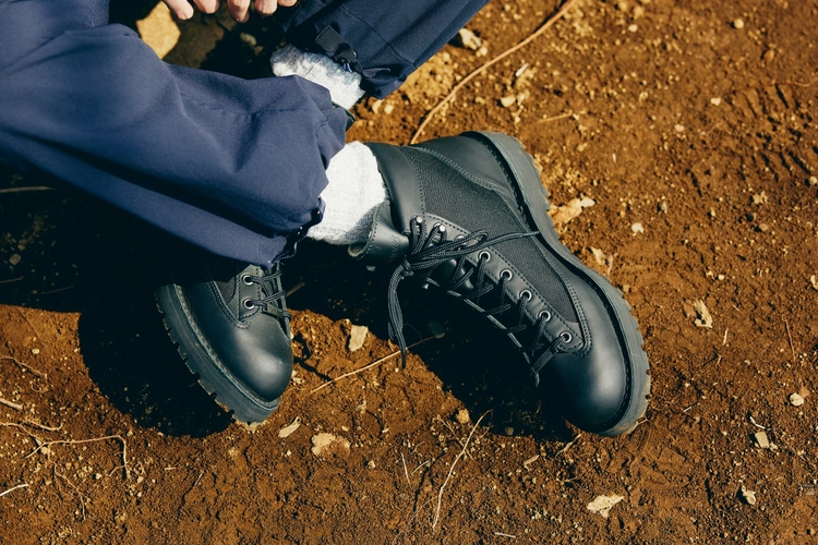 徹底解剖！】アウトドアブーツの名作「ダナーライト」とはナニモノな