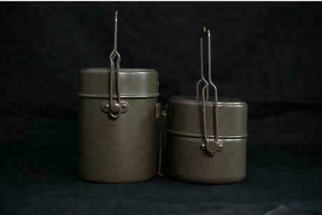 即完売必至！】自衛隊仕様完全復刻の「moose 戦闘飯盒2型」がhinata