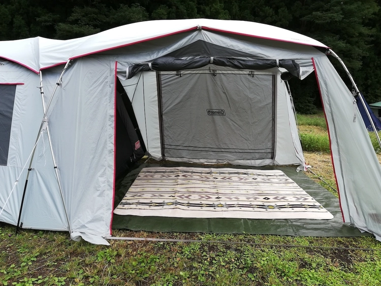 今日のキャンプ用語辞典】今さら聞けない「2ルームテント」とは