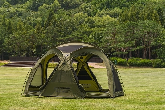 ゼログラム　ZERO GRAM 一人用テント　アウトドア Amazon.co.jp: ZEROGRAM（ゼログラム）Thru Hiker 1p ZEROBONE