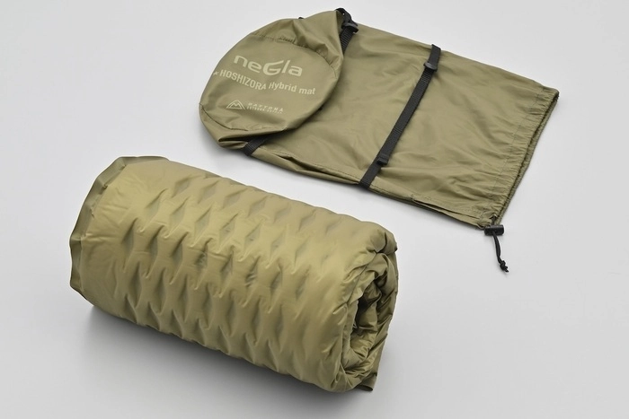 カーキ スリーピングマット ロール式 分離で3通りに！新発想のUL的「キャンプ用スリーピングマット」が新