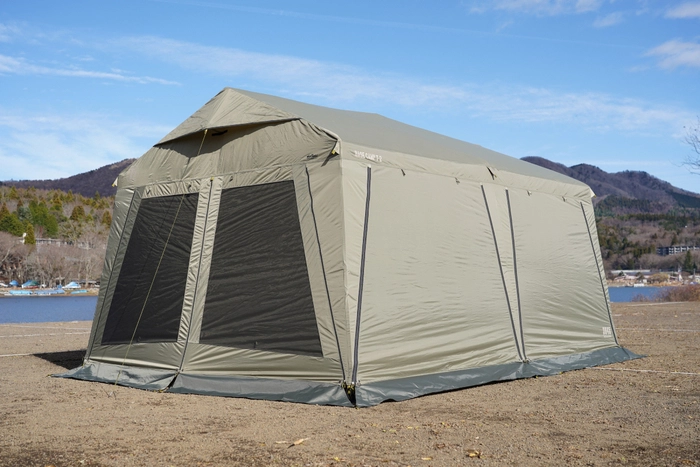 WILD THINGS」の変幻自在なテント＆タープがキャンプシーンに多数登場