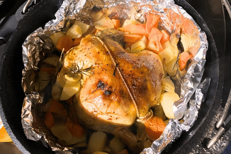 ダッチオーブンレシピ35選！人気の肉料理から簡単なほったらかしレシピ