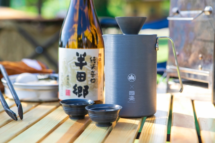注目コラボアイテム】LOGOS×中埜酒造が「アウトドア熱燗セット」を発売