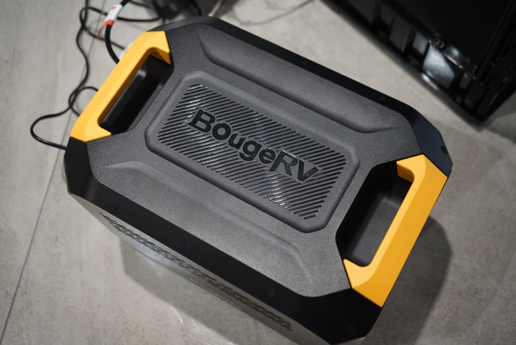 キャンプの電源革命】半固体電池で安心＆軽量！新ポータブル電源