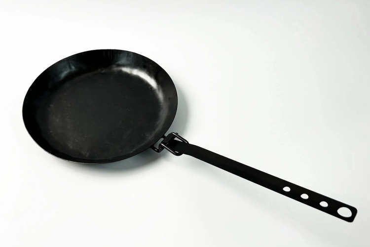 職人手作り　鉄フライパン　アウトドア　キャンプ用 職人手作り 鉄フライパン アウトドア キャンプ用