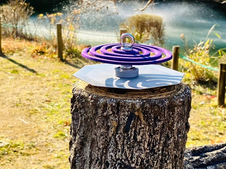 超小型の「マグネット付き蚊取り線香ホルダー」がMakuakeで販売中