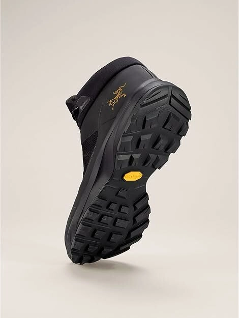 【軽快なハイキングに】Arc'teryx シューズ フィット感 快適 登山靴が重いあなたに！軽量で快適性抜群の＜アークテリクス＞の