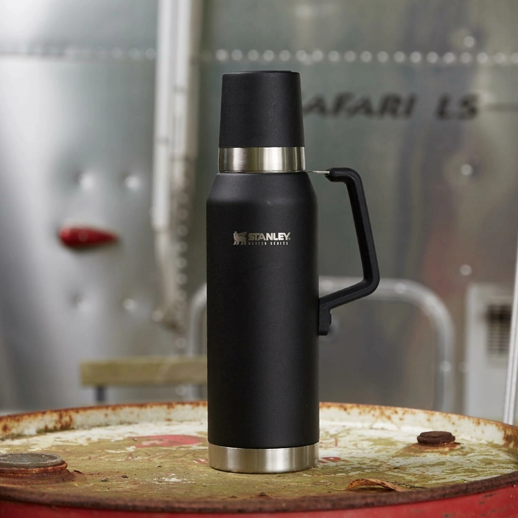Stanley - スタンレー STANLEY マスター真空ボトル 750ml STANLEY マスター真空ボトル 0.75L（新ロゴ） スタンレー 海外