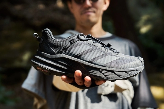 ハイクも街歩きも。アクティブな人が選ぶ“遊び上手”なSUV的シューズ【adidas TERREX】