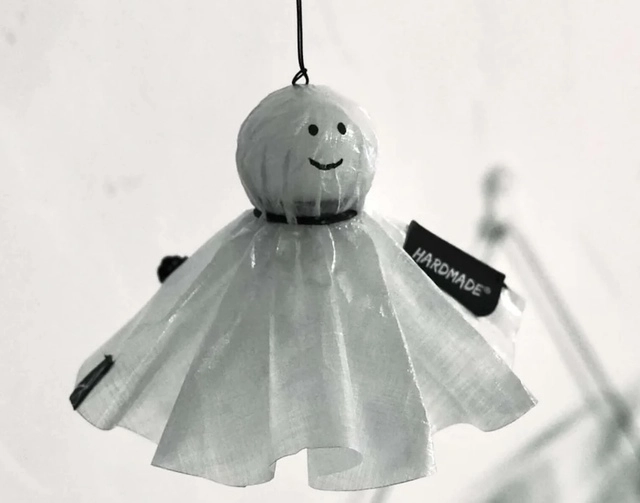 「雨キャンプ、ちょっと好きになるかも」てるてる坊主型ランタンが可愛すぎた