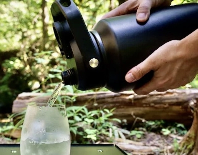 「もう氷ない…」夏キャンプの“あるある”を変えてくれるアイスジャグ、見つけました【目利きのキャンプギア】