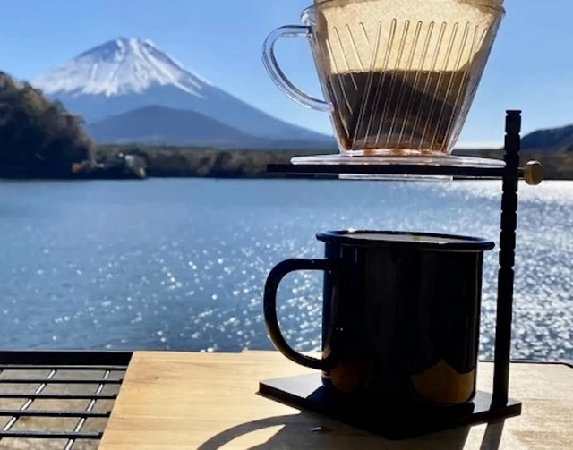 キャンプの朝はコーヒーから。編集部が本当に持っていく“朝コーヒーギア”5選