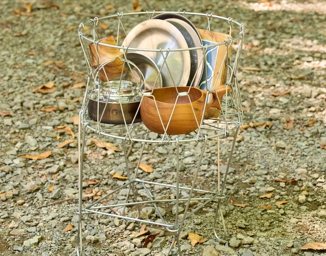 【目利きのキャンプギア】「食器カゴで上がる日が来るとは…」折りたためるだけじゃない萌えバスケット