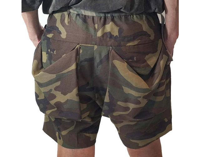 【目利きのキャンプギア】今欲しい「カモ柄」パンツ！手ぶら派にうれしいヒップバッグ的機能にも注目