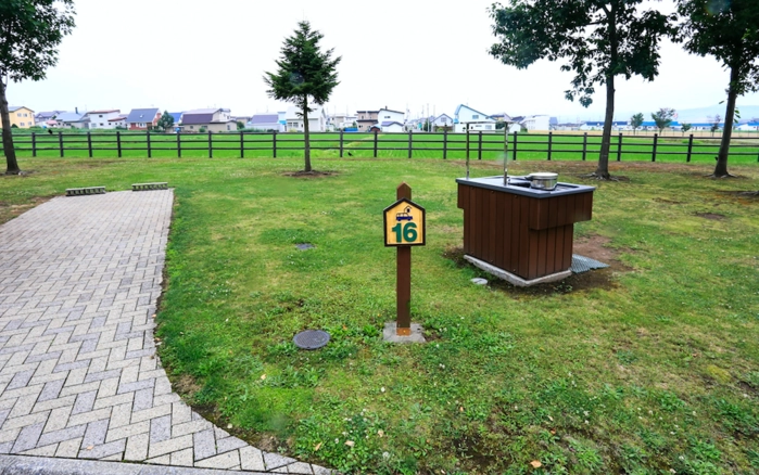 芝生のオートキャンプ場