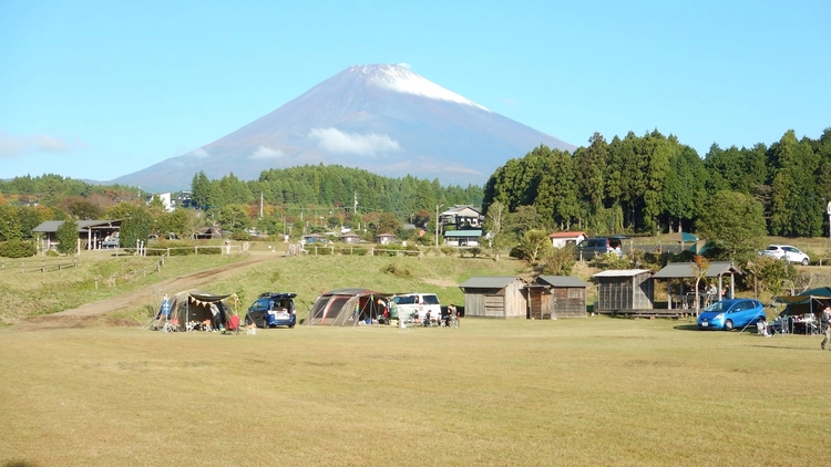 大野路ファミリーキャンプ場のサイトから見える富士山